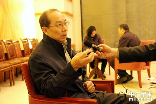 政协委员:其实过去学习雷锋也有不同声音