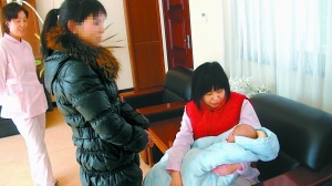 Ů�ӻ�վ����������Ů20��������𱨰�Ѱ��