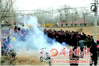 山东滕州高调打狼受质疑变沉默政府封口网民恶搞