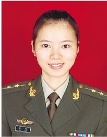 女军官为防油料车爆炸殉职当母亲才20个月(图)