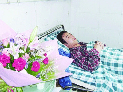 女子落水6人接力营救落水者与1名施救者丧生