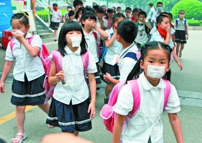 雾霾笼罩武汉谣言急速攀升政府微博发声辟谣