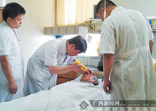公交司机因劝两乘客足额投币被捅七刀成重伤(图)