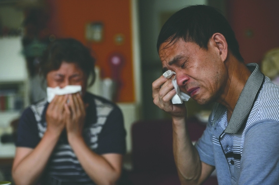 女博士疑遭同性恋丈夫骗婚跳楼自杀(图)