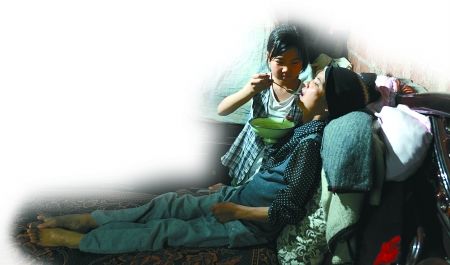 13�굥��Ů���������ϻ���ĸ�׵�ȫ���Ŀڣ�ͼ��