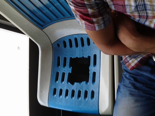 海口49路公交破烂不堪市民称“丐帮专用车”(图)