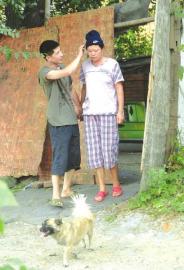 男子违规赚钱为爱人筹医疗费求婚十余年屡遭拒