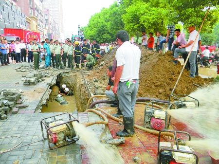 施工坑供水主管道跑水致民工溺亡责任正在认定