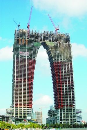 江苏苏州形似秋裤地标建筑获部分业内好评