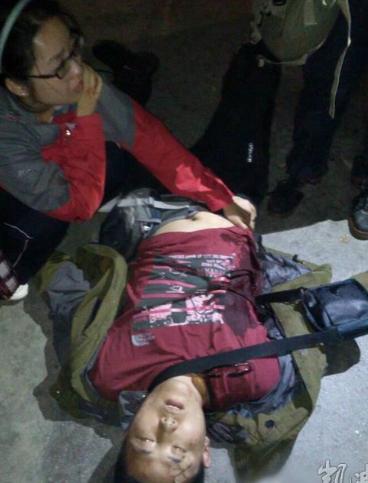 华山伤人事件两“黄牛”自首受害人称与事实不符