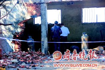 济南一煤气代灌点发生爆炸疑为明火引燃漏气