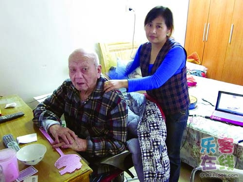 侄媳妇悉心照顾八旬大伯无怨无悔被赞似亲闺女