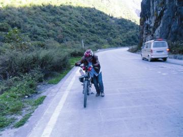 小伙31天骑行2154公里赴拉萨翻越海拔4000米高山