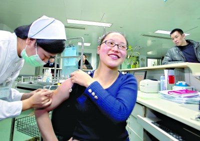 女子为救16岁白血病男孩连夜捐髓推迟婚期(图)