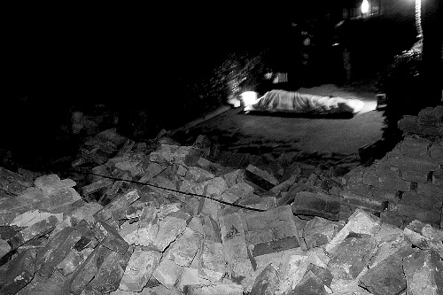 洛阳道路改造致小区围墙倒塌4孩子被砸1死3伤