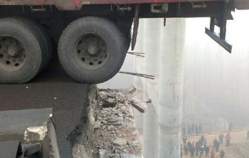 公安部:仍在核实连霍高速大桥坍塌事故有关情况