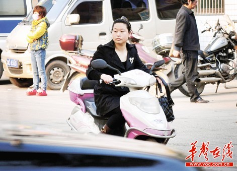 湖南女子照料植物人丈夫坚守1年后将其唤醒(图)