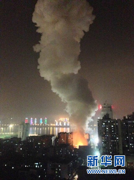 武汉汉口汉南广场一幢居民楼发生爆炸(图)