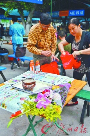 异乡客的清明节:无论离家多远哀思不会停顿(图)