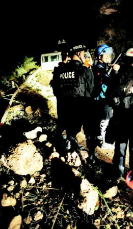 小伙牵挂家人从成都骑行回震区步行60里赶赴家乡