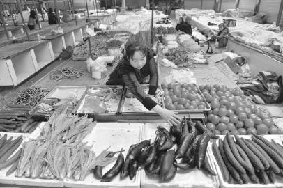 安置点36人家庭终于吃上回锅肉已连喝三顿清粥