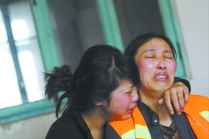 男孩学校路口斑马线被撞亡父亲后悔未送过马路
