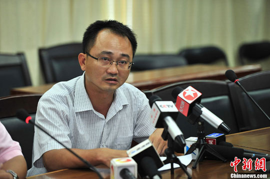 海南万宁带学生开房校长和房管局职工被双开