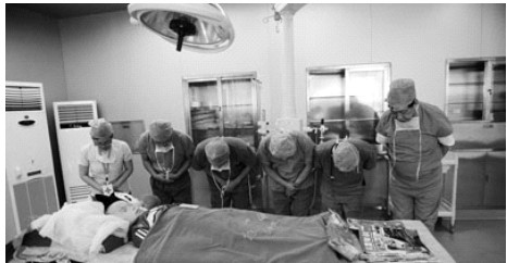 6���к�������������ٸ�ĸ:�ܾ����������ο