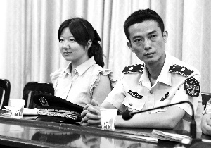 武汉城管卧底摆摊33天赚数百元否认系炒作