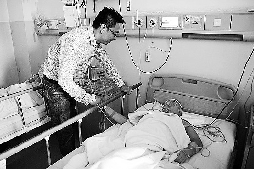 贫寒打工女十年宣传环保“最美义工”倒在路边