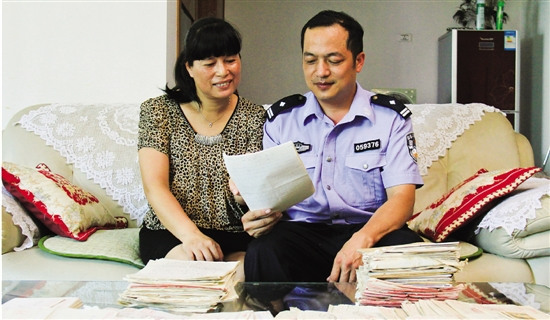 儿科医生和缉毒警察的爱情四百封情书记录甜蜜