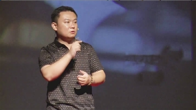 ��ҽ����Ϊְҵ��������ʵ����дС˵�������