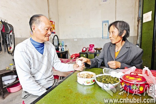 ����ȥ����11��Ԫծ����Ѯ�򸾻�ծ8����İ�