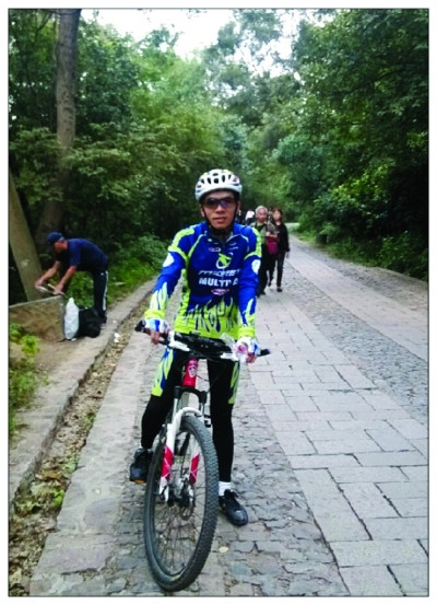 小伙骑车偶遇心仪女孩贴寻人启事每周原地等候