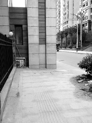 �������ռ���е�ä����ä��ֱ�ǹ������߲���