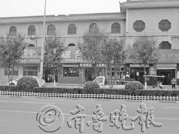 夫妻领结婚证被迫买礼品婚姻登记处:不能不要