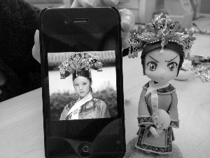 女白领用软陶捏“华妃娘娘”走红网络(图)