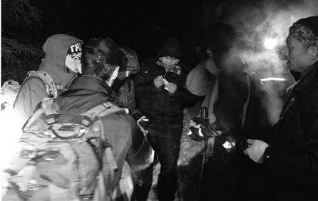 宁波5名大学生爬山看雪景迷路被困四明山(图)