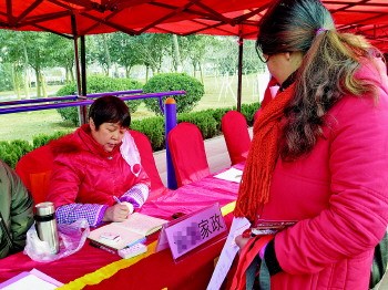 �ں������˾�����ˡ�æ��н��ǧ����һ��