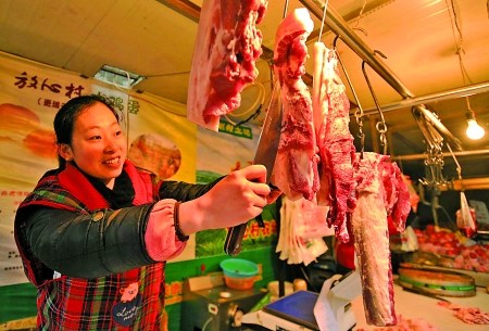 重庆女幼师改行卖猪肉生意好时一天卖400余斤