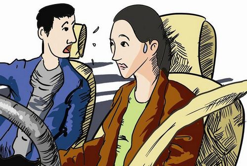 老公陪老婆练车将其吼哭称练1小时用2小时道歉