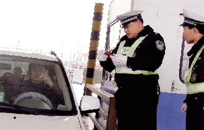 河南一交警连续值班5天突发脑溢血去世
