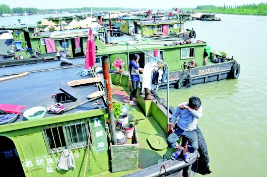 京杭大运河山东段三闸卡脖堵船上千条(图)