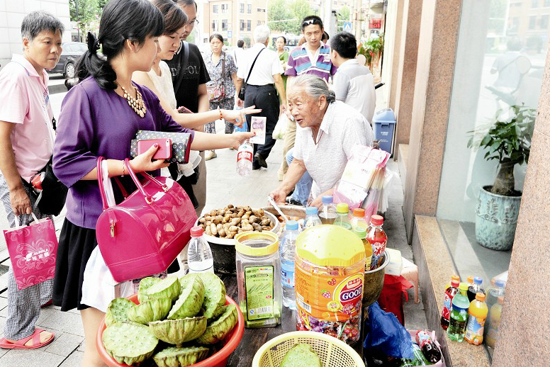 87����̫��̯��ʳ�������ѷ�΢�������ڶ�˿�