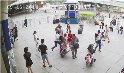 �����м���ƴ���ӱ�С����Ű��������ࣨͼ��