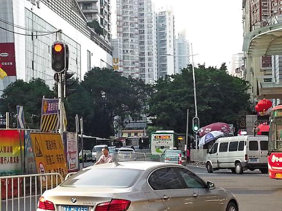 ·��ͬһ�����������̵������ɻ󣺸ÿ��ĸ���