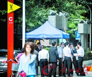 广州一物业在人行道设吸烟区引附近居民投诉(图)