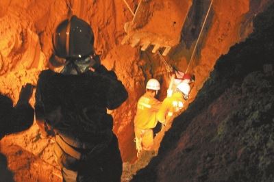 Ů�Ӳ������뾮�л���С���ƾ�תȦ���ˣ�ͼ��