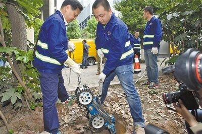 下水道堵了?先派机器人下去做个“胃镜”(图)