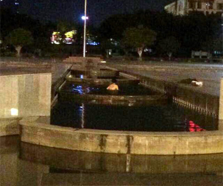 �Ĵ�����һ�����ڹ㳡ˮ��ϴ��ȫ�����㣨ͼ��